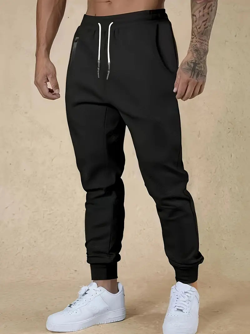Bequeme Jogginghose für Herren mit verstellbarem Kordelzug in Schwarz