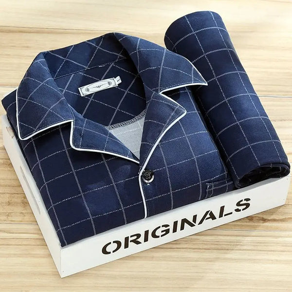 Gestreiftes Herren-Pyjama-Set für entspannte Nächte und Tage