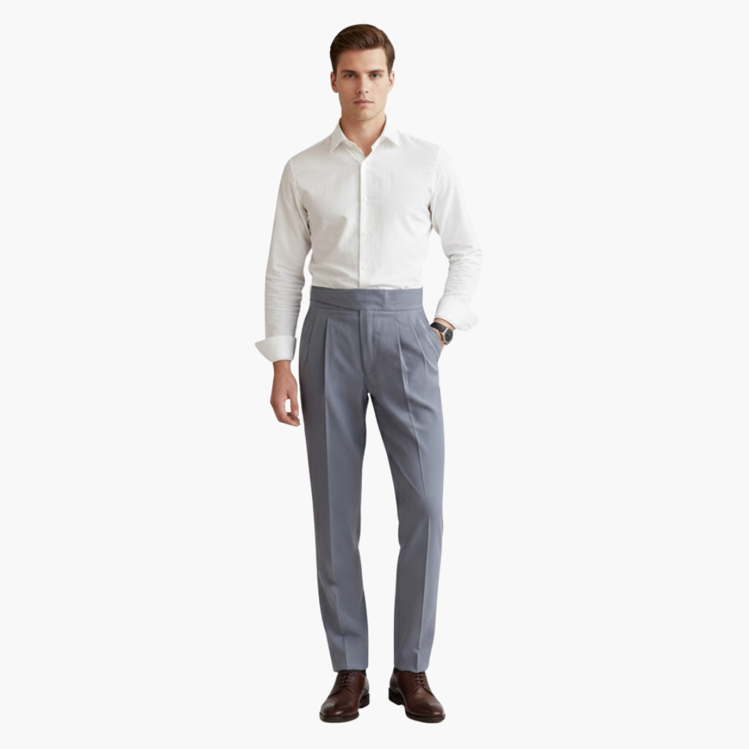Hochtaillierte Herrenhose mit verstellbarem Schnallverschluss und seitlichen Taschen