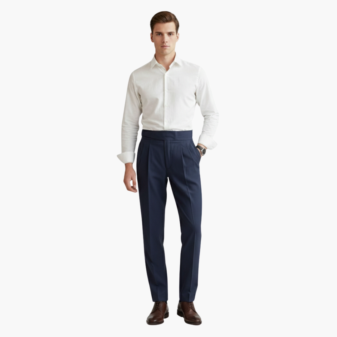 Hochtaillierte Herrenhose mit verstellbarem Schnallverschluss und seitlichen Taschen