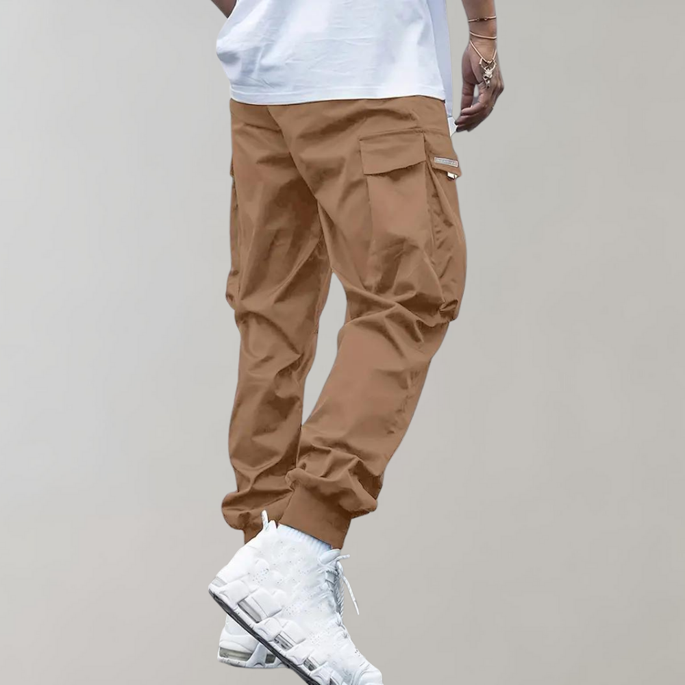 Locker sitzende Cargo-Hose für Herren mit atmungsaktivem Design und praktischen Taschen