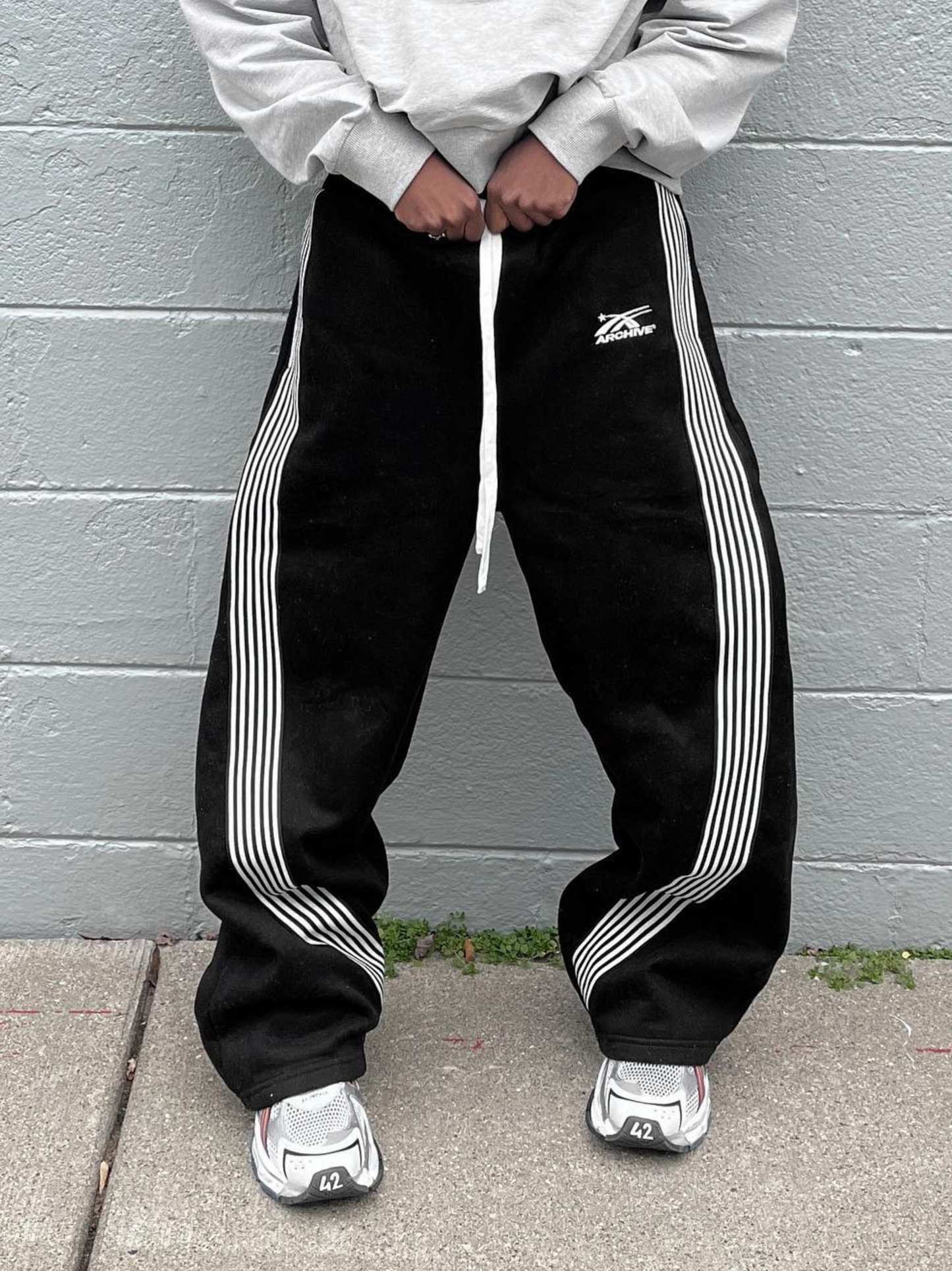 Jogginghose Unisex mit Streifeneinsätzen für Damen und Herren im Lässigen Stil 5