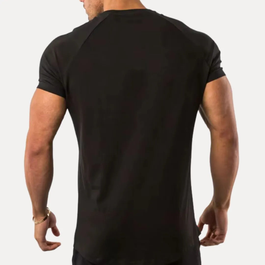 Athletisches T-Shirt für Herren im minimalistischen Stil