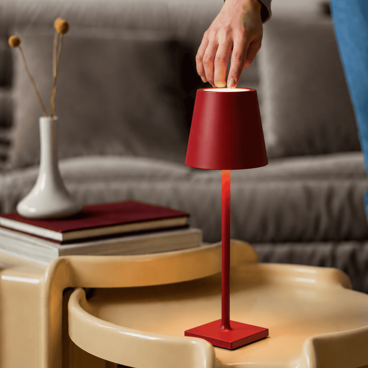 Wiederaufladbare Touch-Lampe Modernes Design für Wohn- und Außenbereich