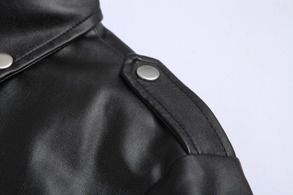 Slim Fit Herren Motorradjacke mit Stehkragen aus veganem Leder