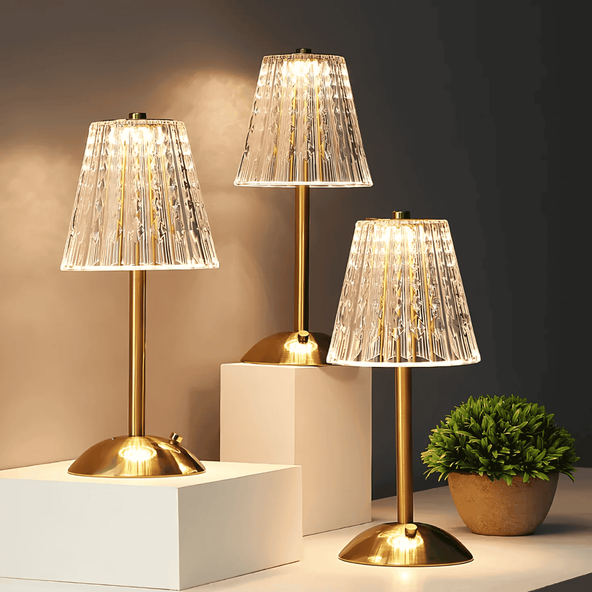 Wiederaufladbare LED-Tischlampe Modern mit Kristallakzenten Wohnzimmer