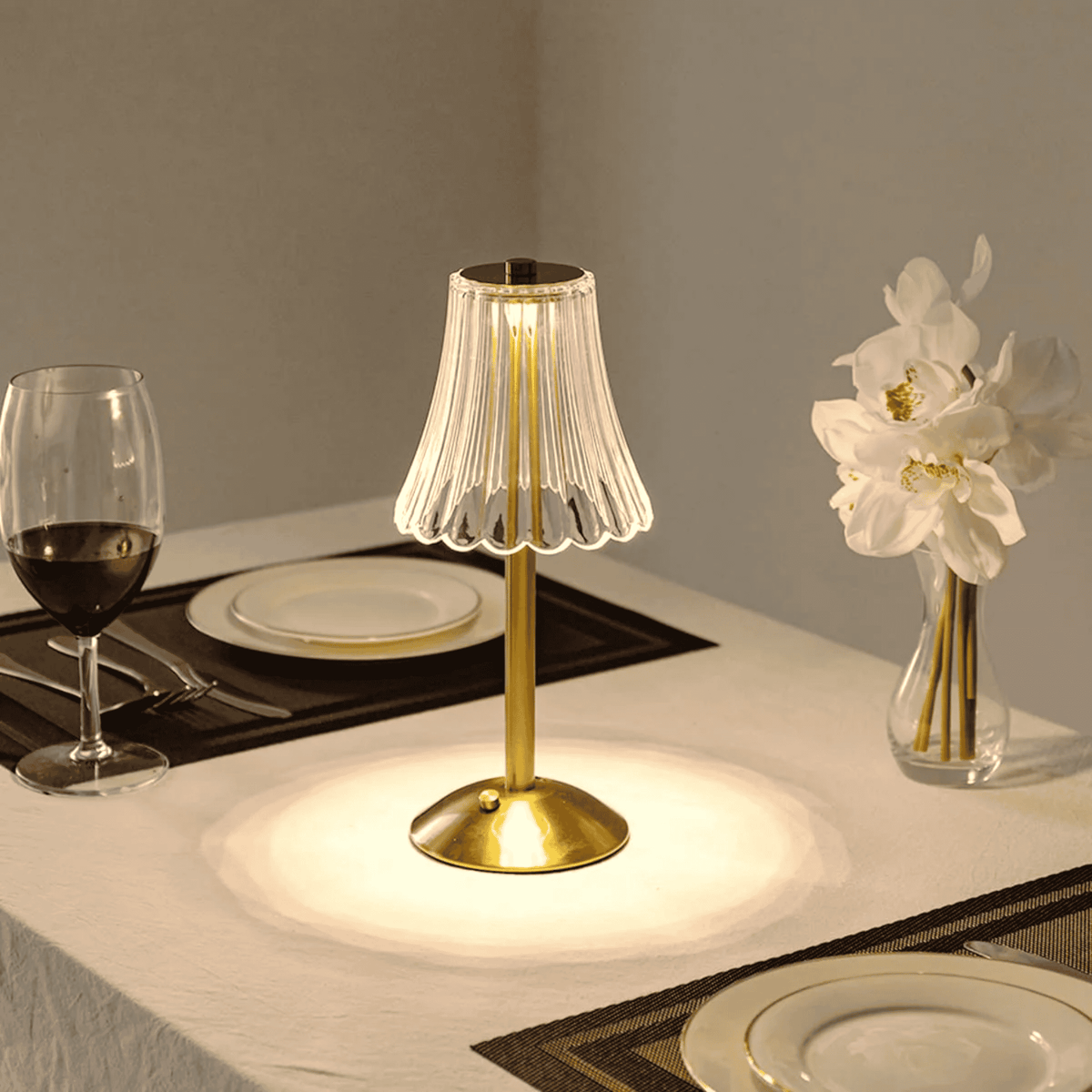 Wiederaufladbare LED-Tischlampe Modern mit Kristallakzenten Wohnzimmer