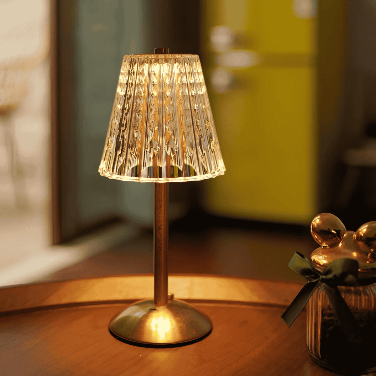 Wiederaufladbare LED-Tischlampe Modern mit Kristallakzenten Wohnzimmer