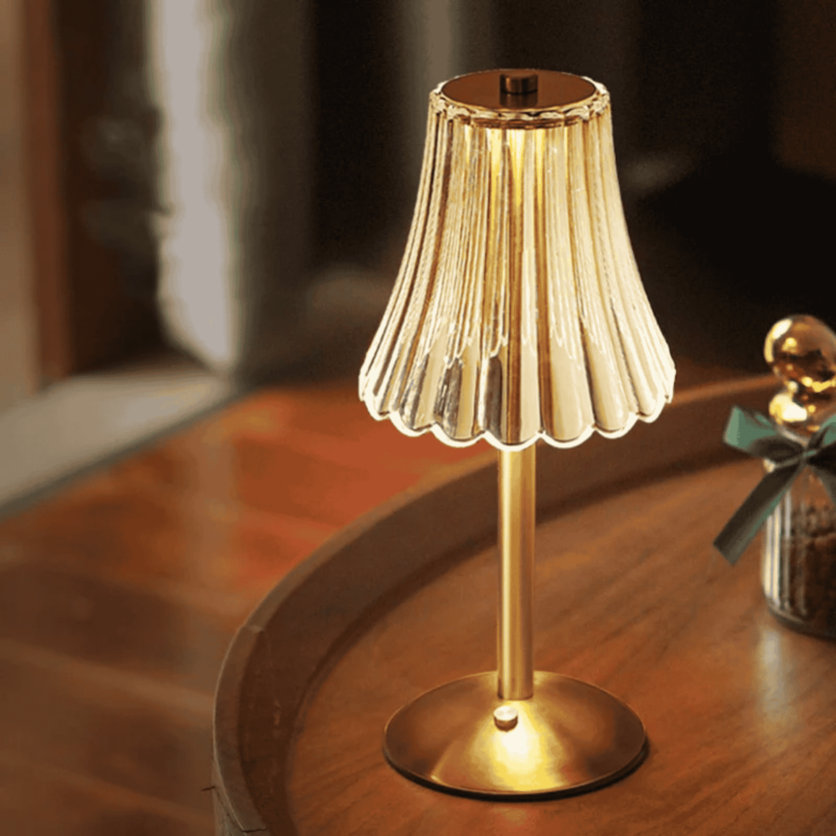 Wiederaufladbare LED-Tischlampe Modern mit Kristallakzenten Wohnzimmer
