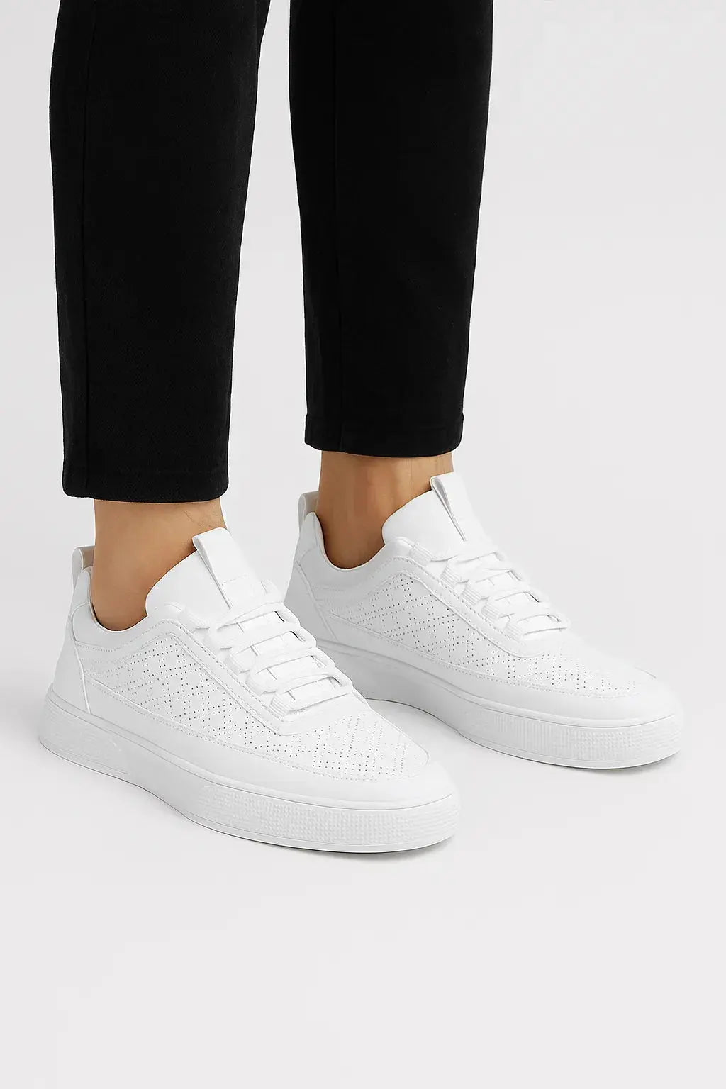 Sneaker Herren Regular Fit Casual Freizeit atmungsaktiv perforiert
