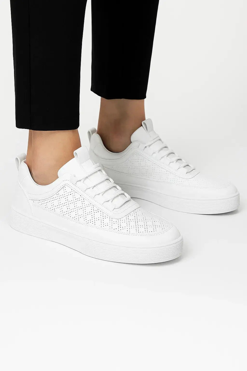 Sneaker Herren Regular Fit Casual Freizeit atmungsaktiv perforiert