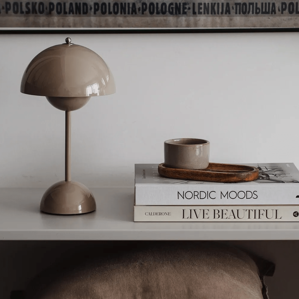 Wiederaufladbare LED-Tischlampe Modernes Design Wohnzimmer