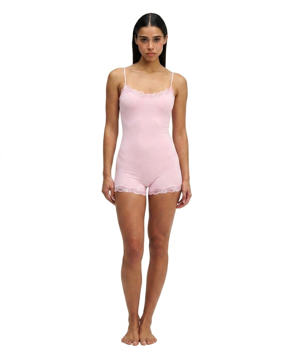 Damen Slim Fit Einteiler mit verstellbaren Trägern und Spitzenbesatz