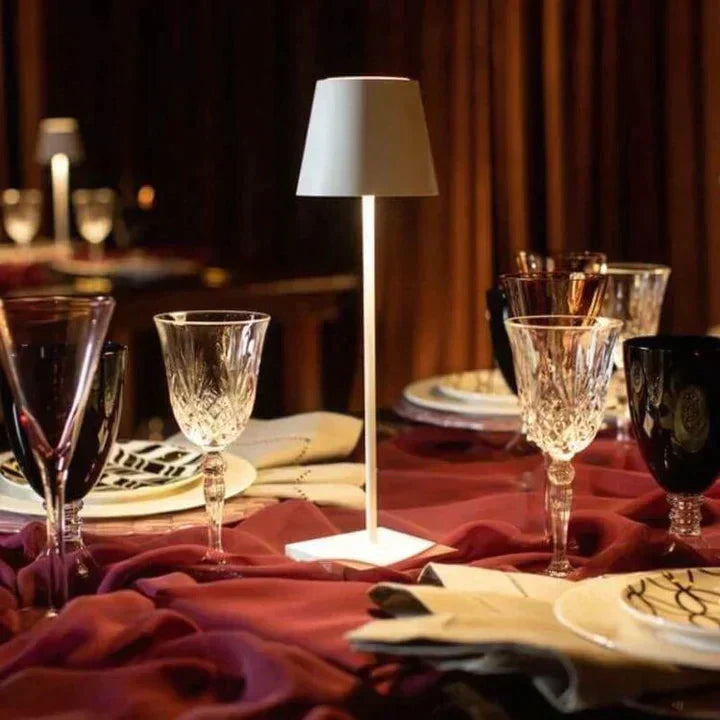 Wiederaufladbare Touch-Lampe Modernes Design für Wohn- und Außenbereich