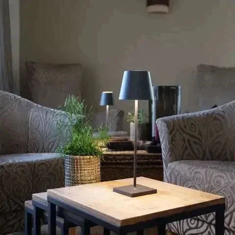 Wiederaufladbare Touch-Lampe Modernes Design für Wohn- und Außenbereich
