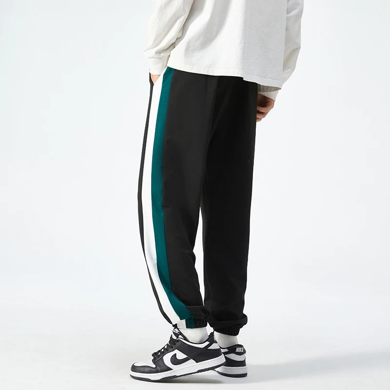 Jake - Herren Jogginghose Relaxed Fit Freizeit mit Seitenstreifen